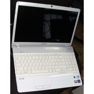 Ноутбук Sony Vaio VPCEB3E1R (Intel Pentium P6100 (2x2.0Ghz) /4096Mb DDR3 /320Gb /Radeon HD5470 /15.5" TFT 1366x768)