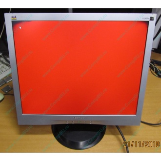 Монитор 19" ViewSonic VA903 с дефектом изображения (битые пиксели по углам).