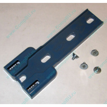 Синий пластмассовый фиксатор-защёлка HP 224981-001 для 5.25" устройств в HP ML370