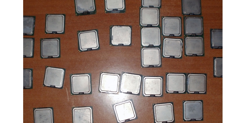 В продаже появилось несколько десятков простых процессоров Socket 775
